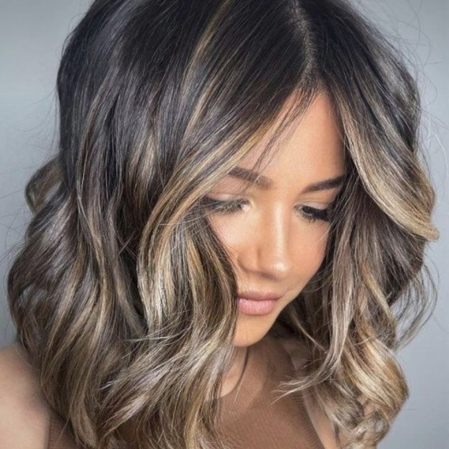 Morena iluminada e Balayage no Vila Bossi, Louveira | Espaço Favorita Morena iluminada e Balayage no Vila Bossi, Louveira | Espaço Favorita