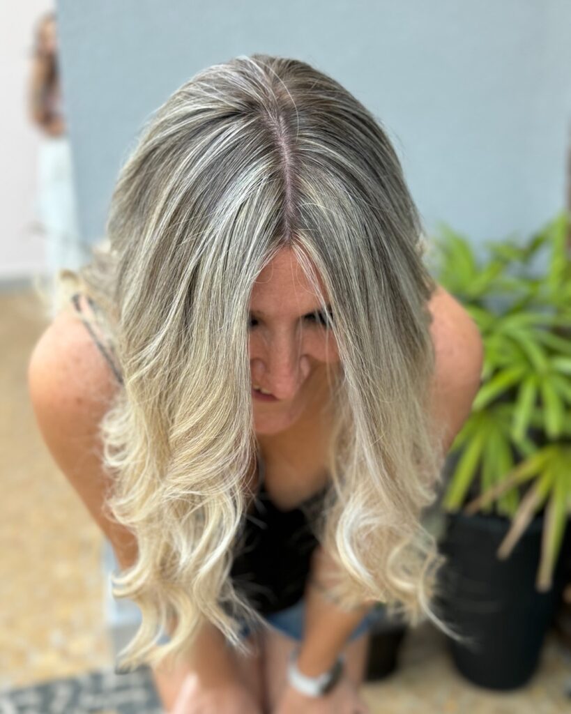 Coloração e mechas – Espaço Favorita Beleza e Unhas, Vila Bossi, Louveira - SP – foto 10