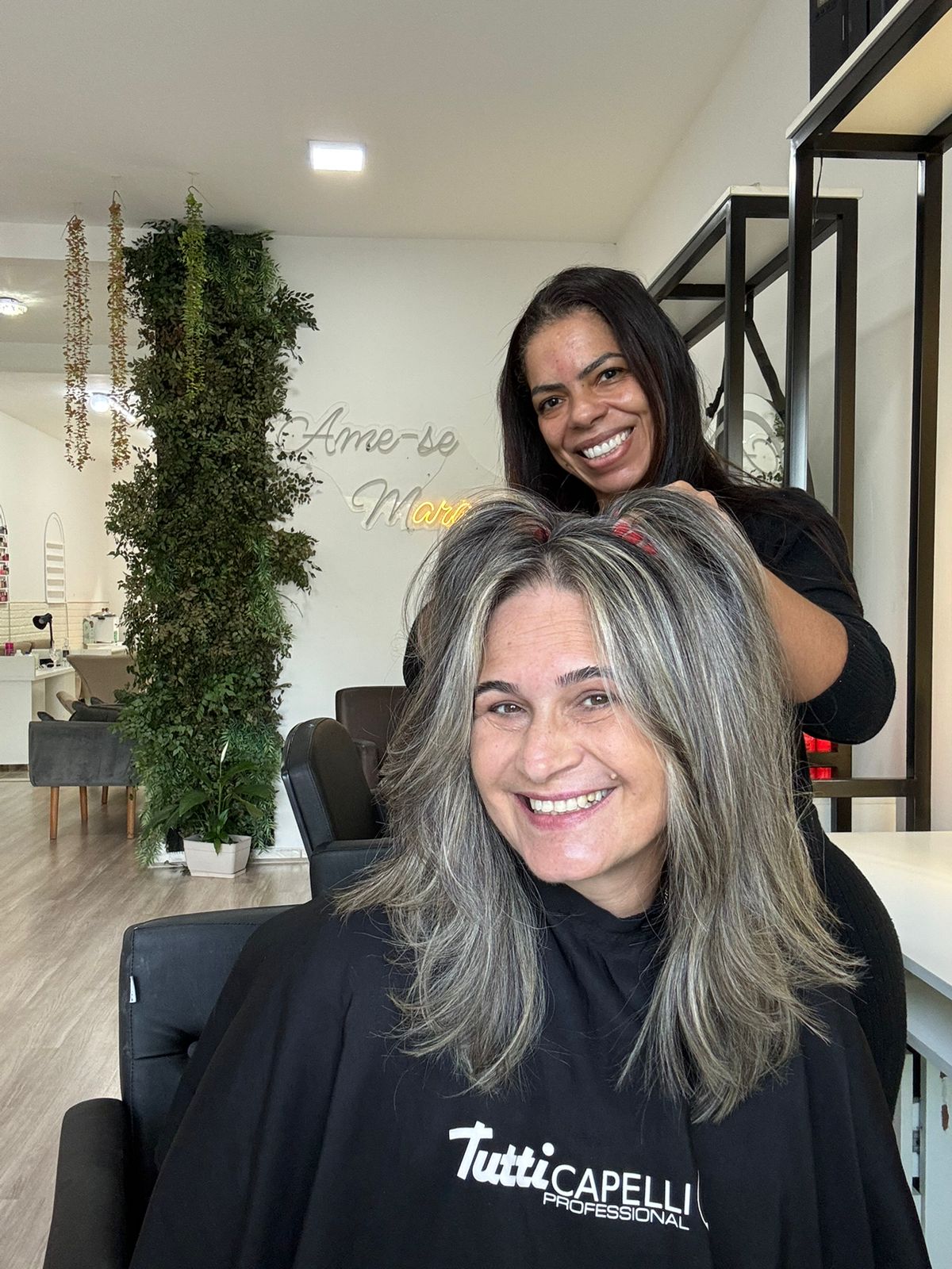Especialista em Mechas e luzes no Vila Bossi, Louveira | Espaço Favorita Especialista em Mechas e luzes no Vila Bossi, Louveira | Espaço Favorita